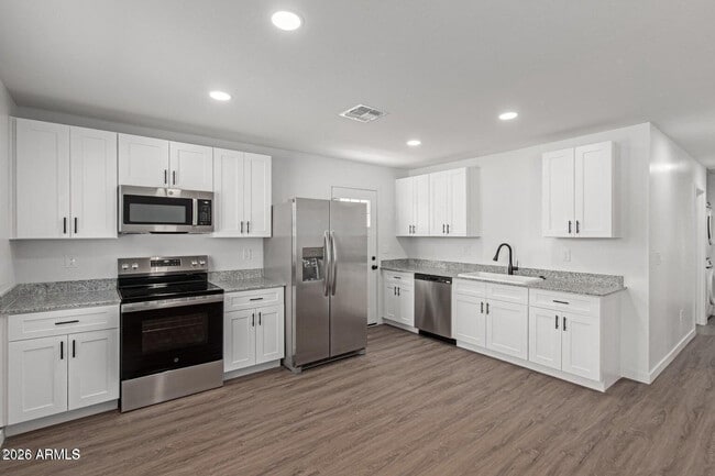 Building Photo - 616 S 96th Pl