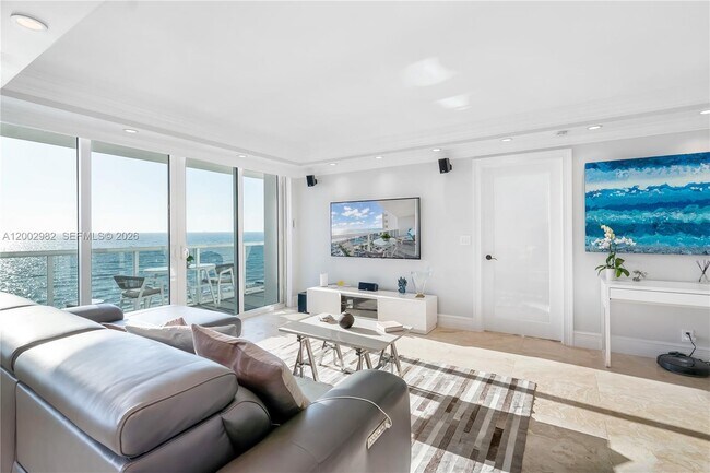 Foto del edificio - 3140 S Ocean Dr