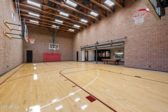 Building Photo - 8515 E Sutton Dr