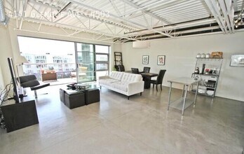 Building Photo - 4141 Glencoe Ave