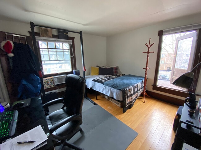 Building Photo - 1104 Packard St