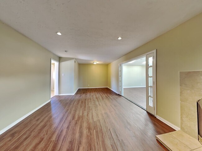 Foto del edificio - 10757 Valley View Ave