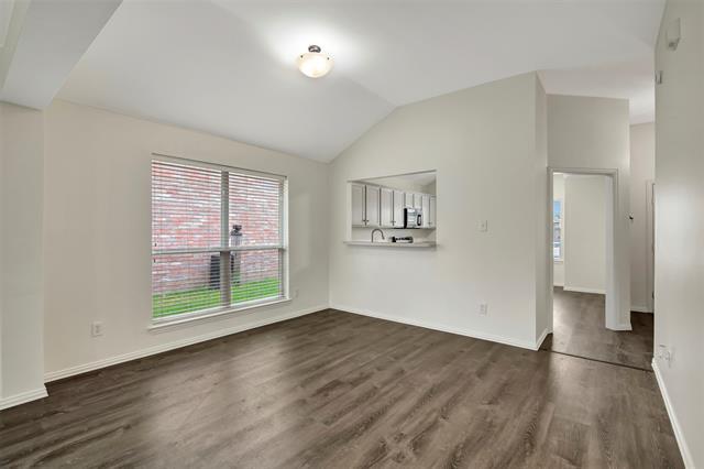 Building Photo - 128 Lipan St