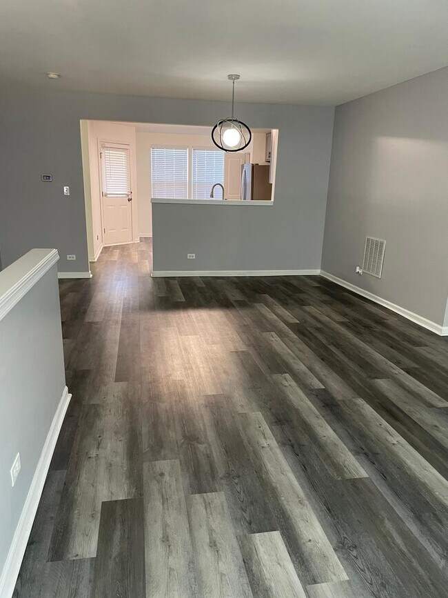 Foto del edificio - 416 Conservatory Ln