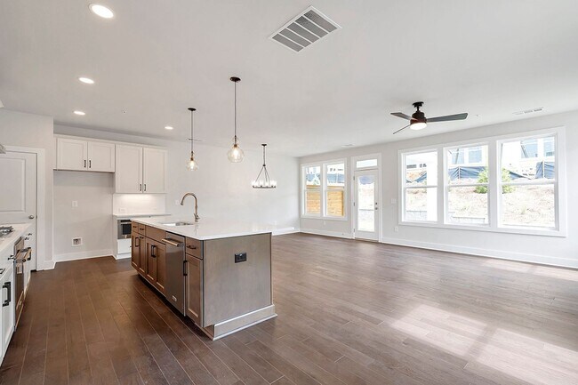 Foto del edificio - Luxury Westshore Townhome
