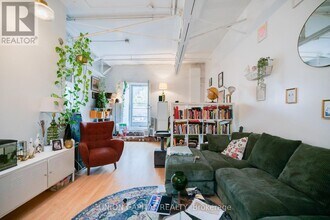 Building Photo - 1463 Davenport Rd