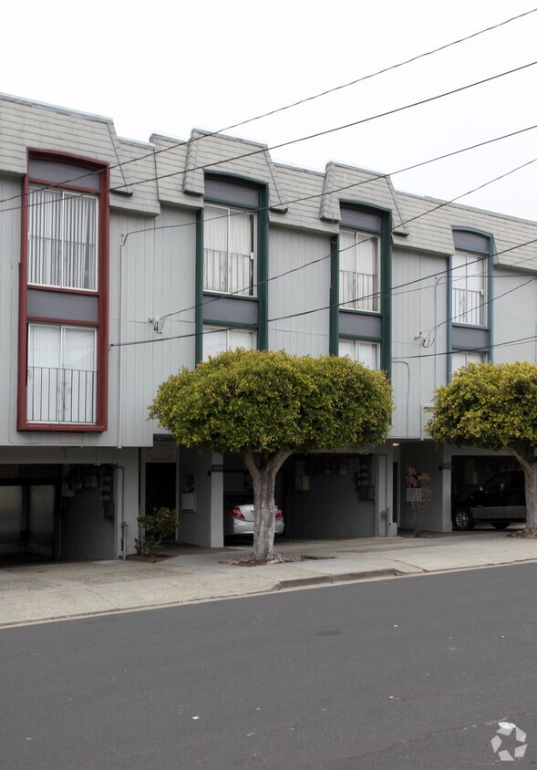 Primary Photo - 486 90th St
