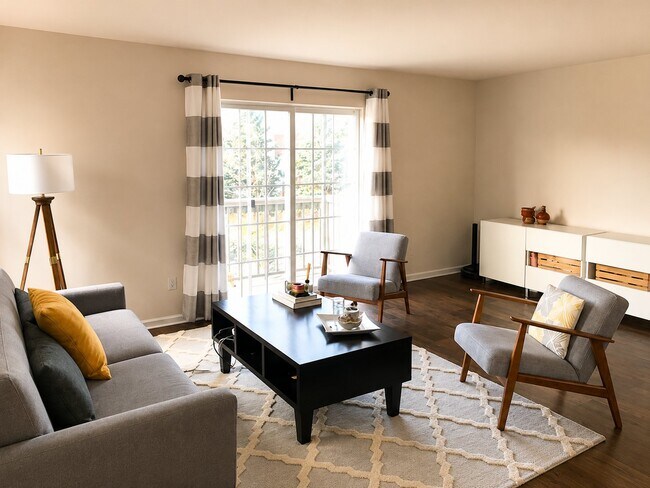 Building Photo - 3081 Promenade Cir