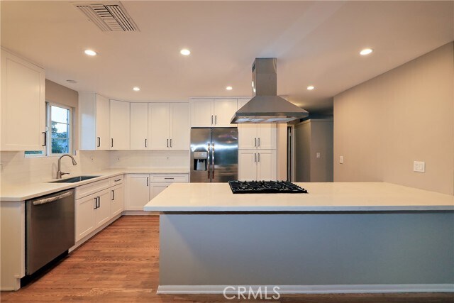 Foto principal - 5852 Babbitt Ave