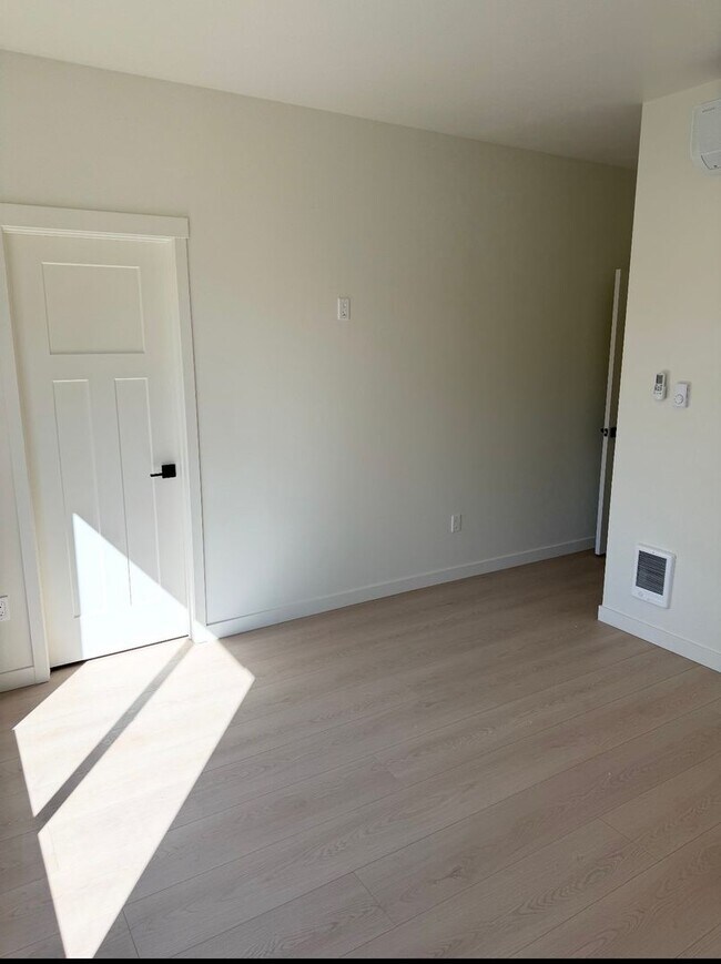 Foto del edificio - CDA Duplex with a 1200 sq ft Garage!