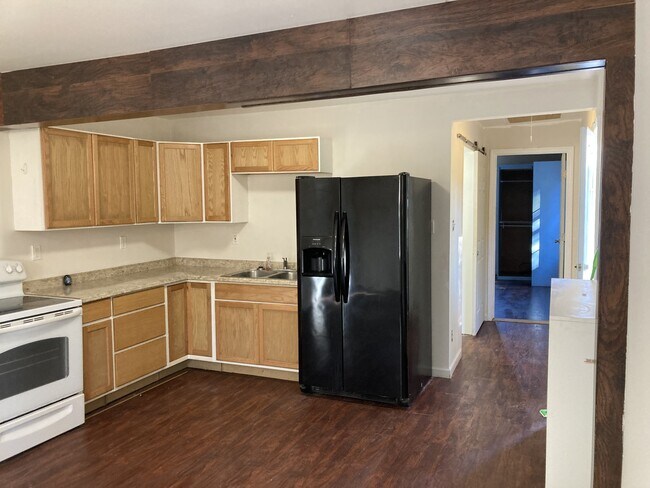 Building Photo - 3723 Jim Warren Rd
