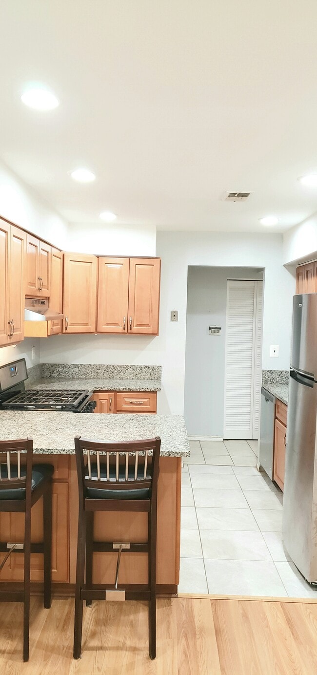 Building Photo - 203 Green Hollow Drive