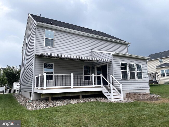 Building Photo - 122 Garrett Ln