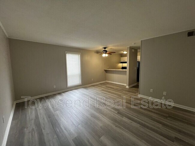 Foto del edificio - 5874 Century Oaks Dr