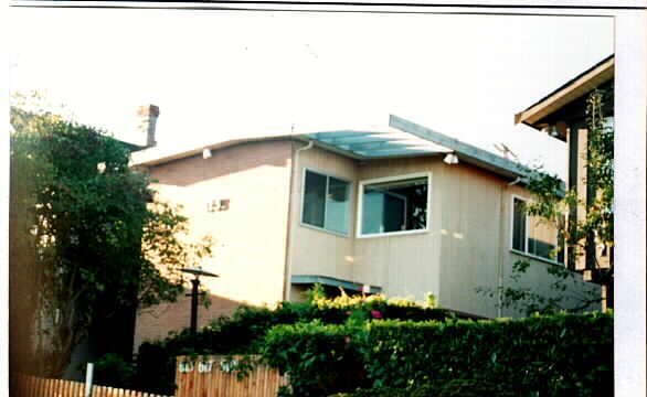 Building Photo - 613 W Emerson St