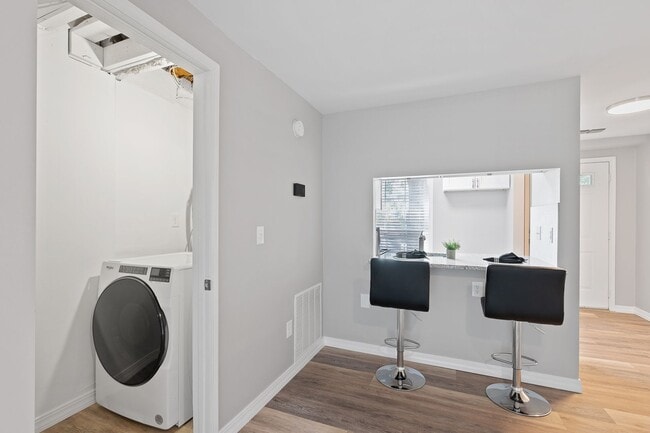 Interior Photo - 860 East