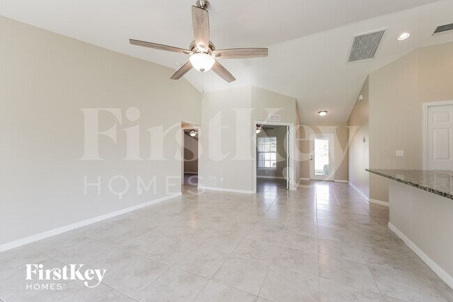 Foto del edificio - 2828 NW 27th Pl