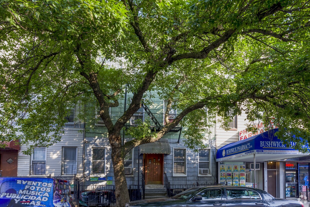 Primary Photo - 1488 Dekalb Ave