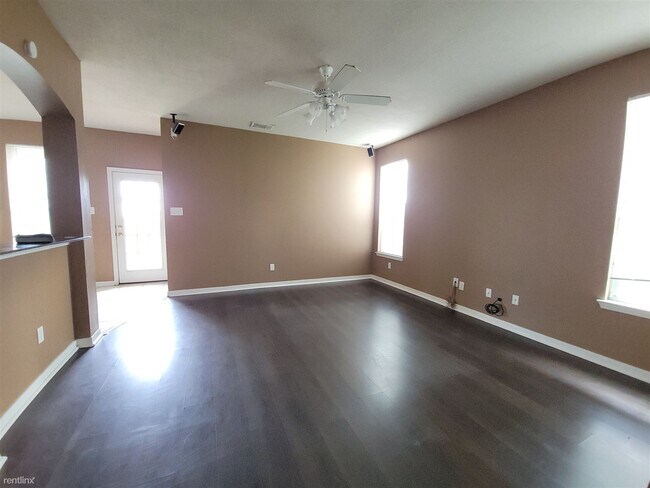 Building Photo - 4 br, 4 bath House - 4105 McFarland Dr