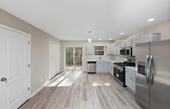 Building Photo - 3009 Fields Dr