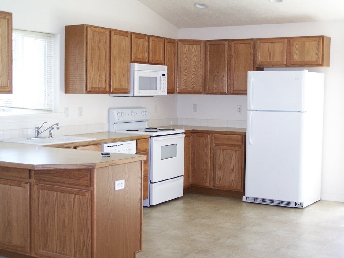 Building Photo - 88052 Crystal St