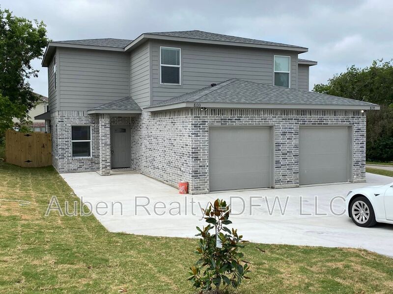 Photo - 8135 Doreen Avenue
