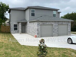 Building Photo - 8135 Doreen Ave