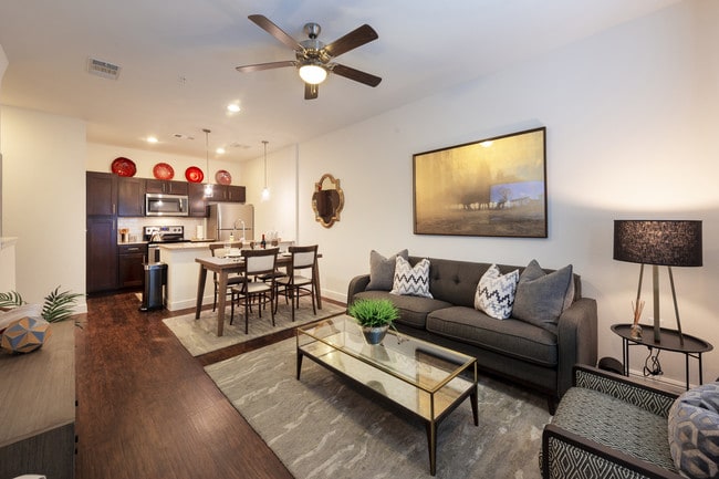 Building Photo - Townhomes at Lake Park