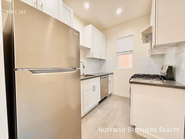Building Photo - 515-518 3/4 N Mariposa Ave-515 1/2