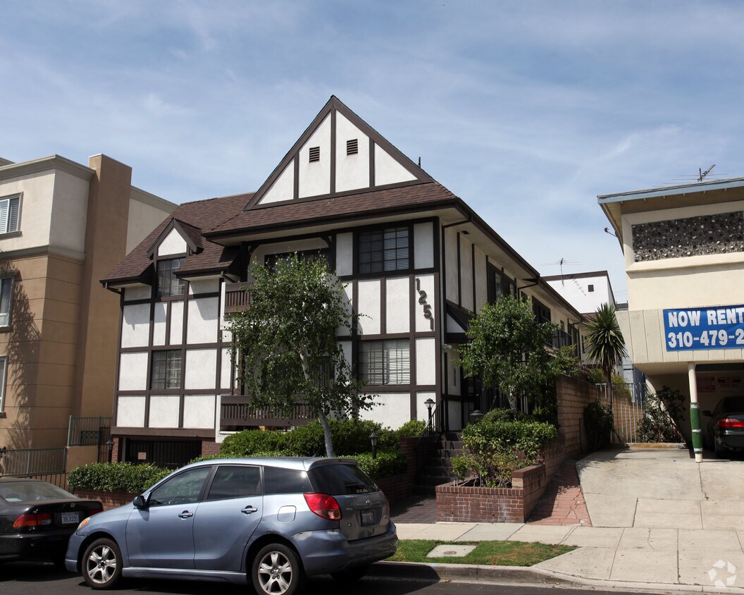 Foto del edificio - 1251-1253 Brockton Ave