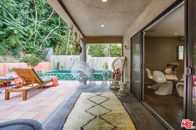 Foto del edificio - 1040 Myra Ave