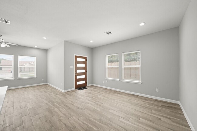 Building Photo - 4338 Brinkley St