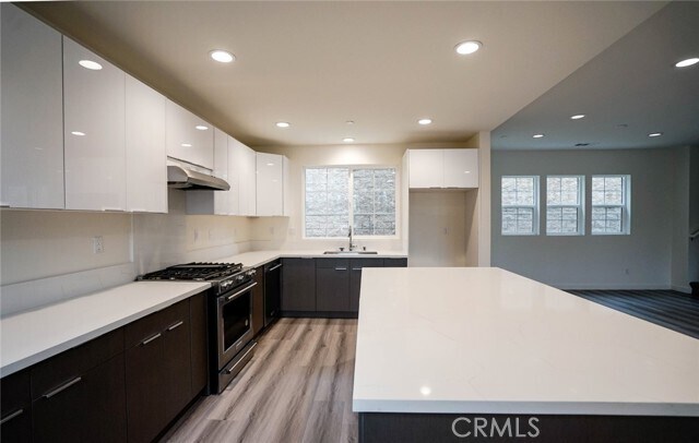 Building Photo - 1351 Point Loma Pl