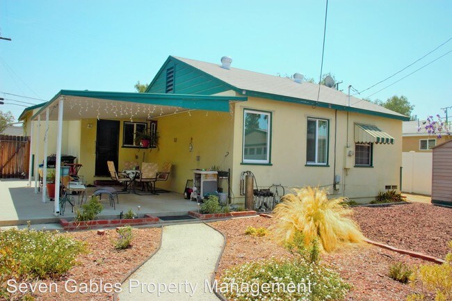 Building Photo - 2 br, 1 bath House - 217 N. Orange Avenue