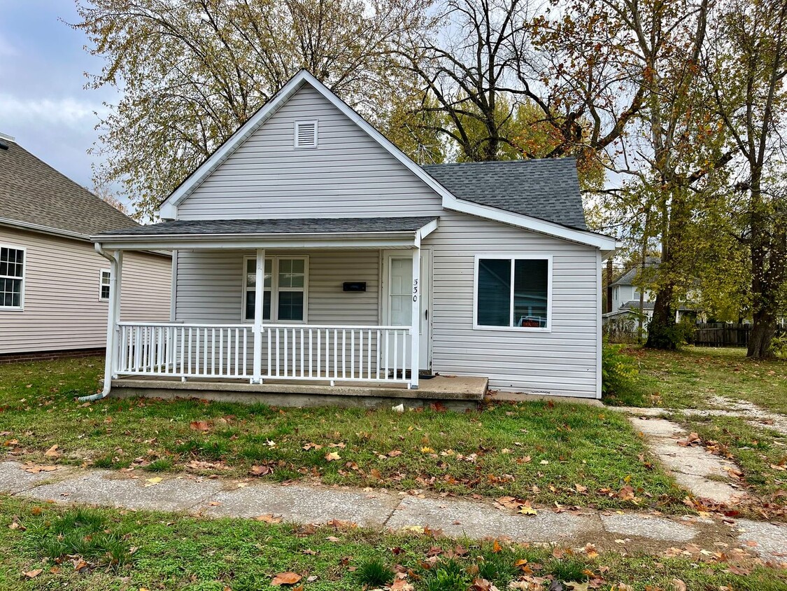 Foto principal - Three Bedroom House in East Alton