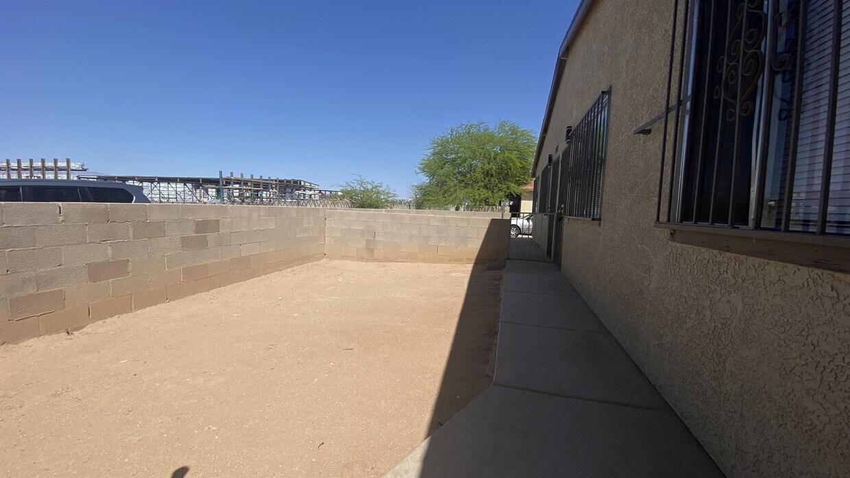 405 E Thoroughbred St, Tucson, AZ 85706 Townhome Rentals in Tucson AZ