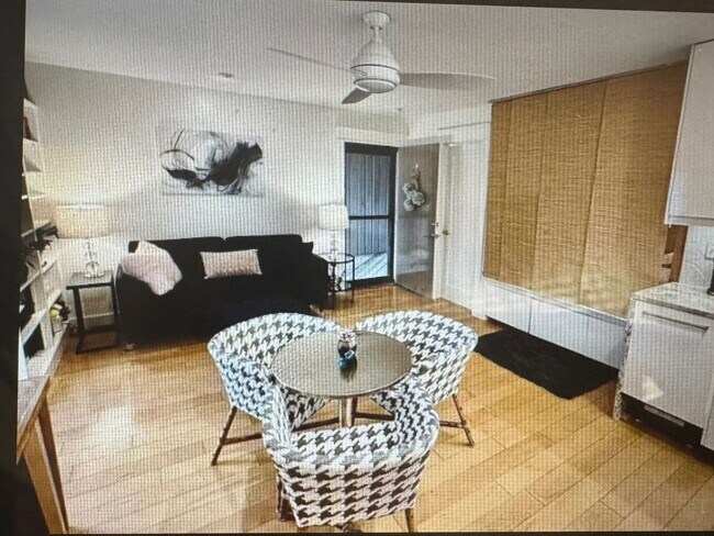 Building Photo - 6225 Harbourside Dr