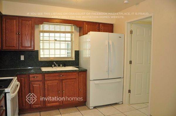 Foto del edificio - 1380 SW 26th Terrace