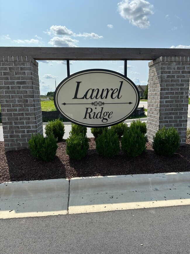 Foto del edificio - 4101 Laurel Ridge Dr