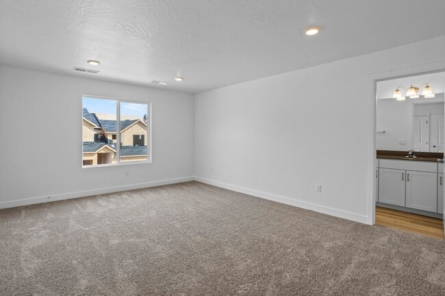 Building Photo - 1786 Wolverine Wy