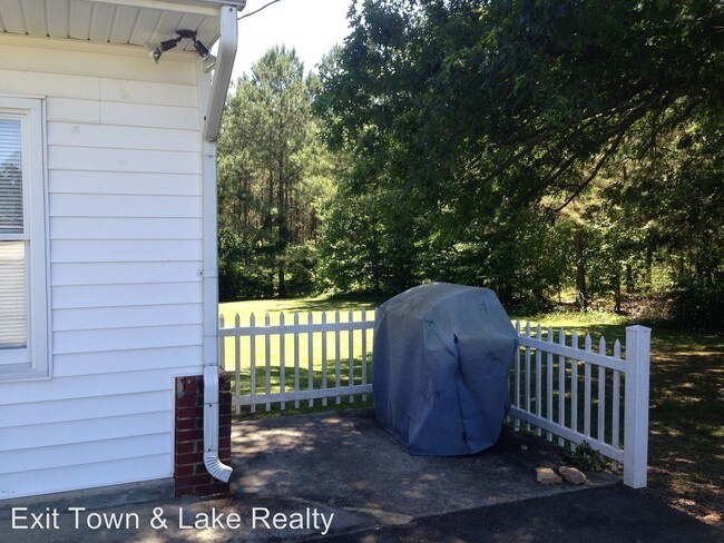 Building Photo - 5250 Blackridge Rd