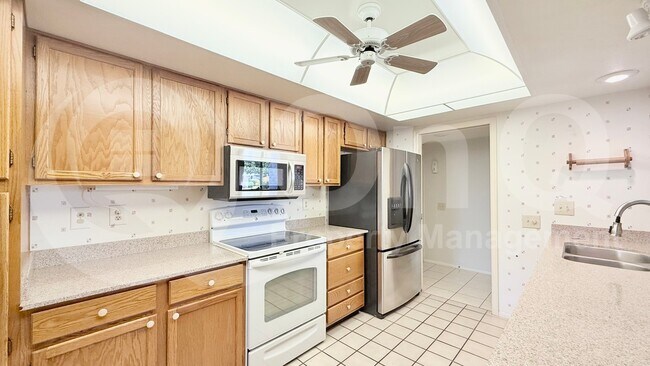 Foto del edificio - 12527 W Prospect Dr