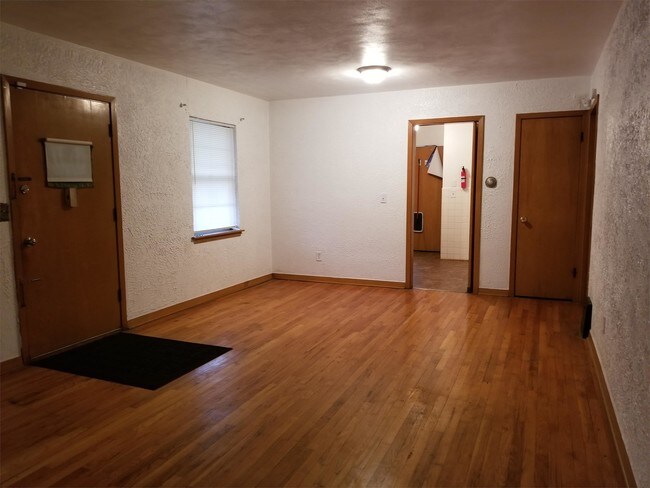 Building Photo - 3940 Monroe Ave