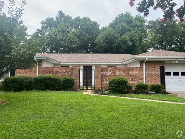 Building Photo - 4840 Brandywine Dr