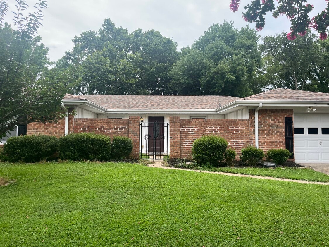 Primary Photo - 4840 Brandywine Dr