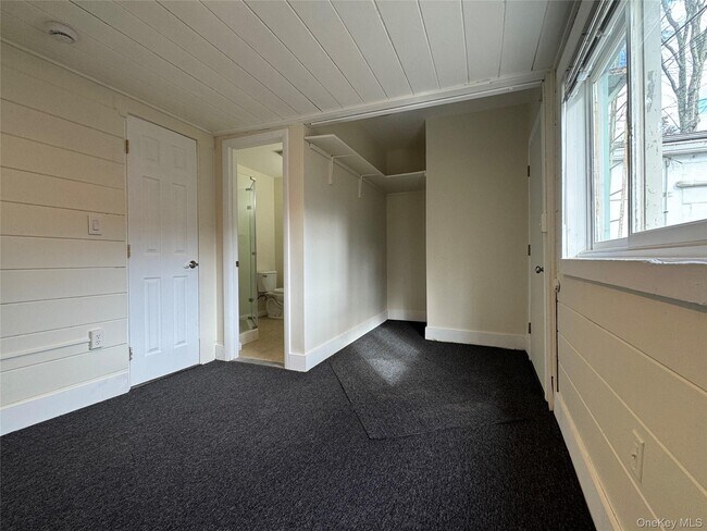 Building Photo - 47 Tinker St