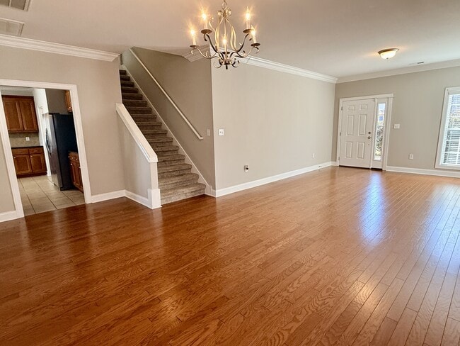 Building Photo - 5031 SE Valley Cove Dr