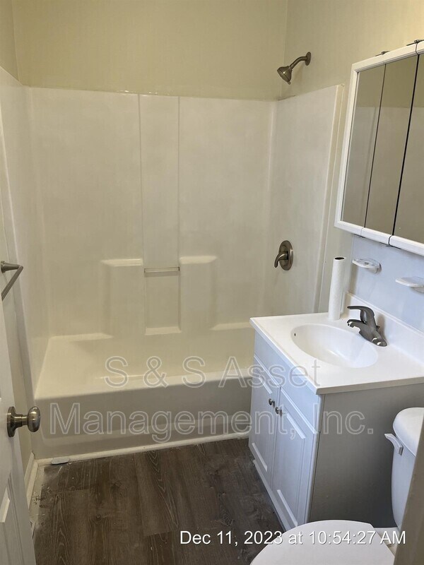 Building Photo - 822 Comfort St