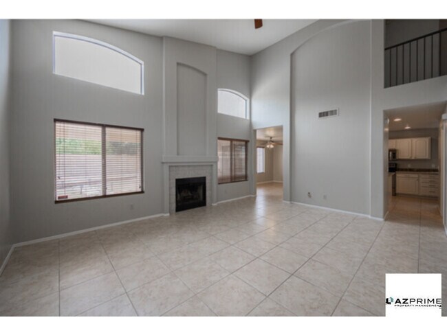 Building Photo - Elegant 3/2.5 Glendale Home in Hillcrest -...