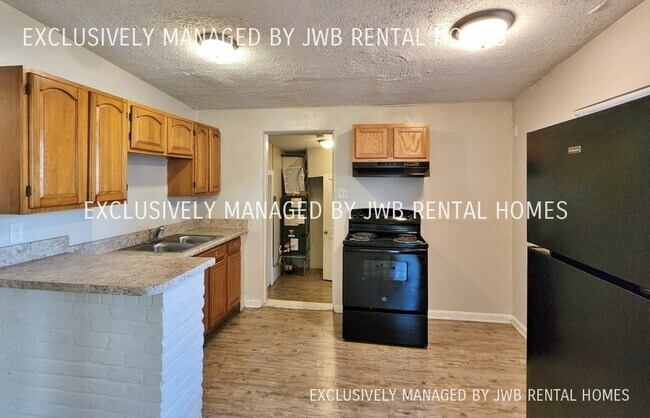 Foto del edificio - 4210 Santee Rd